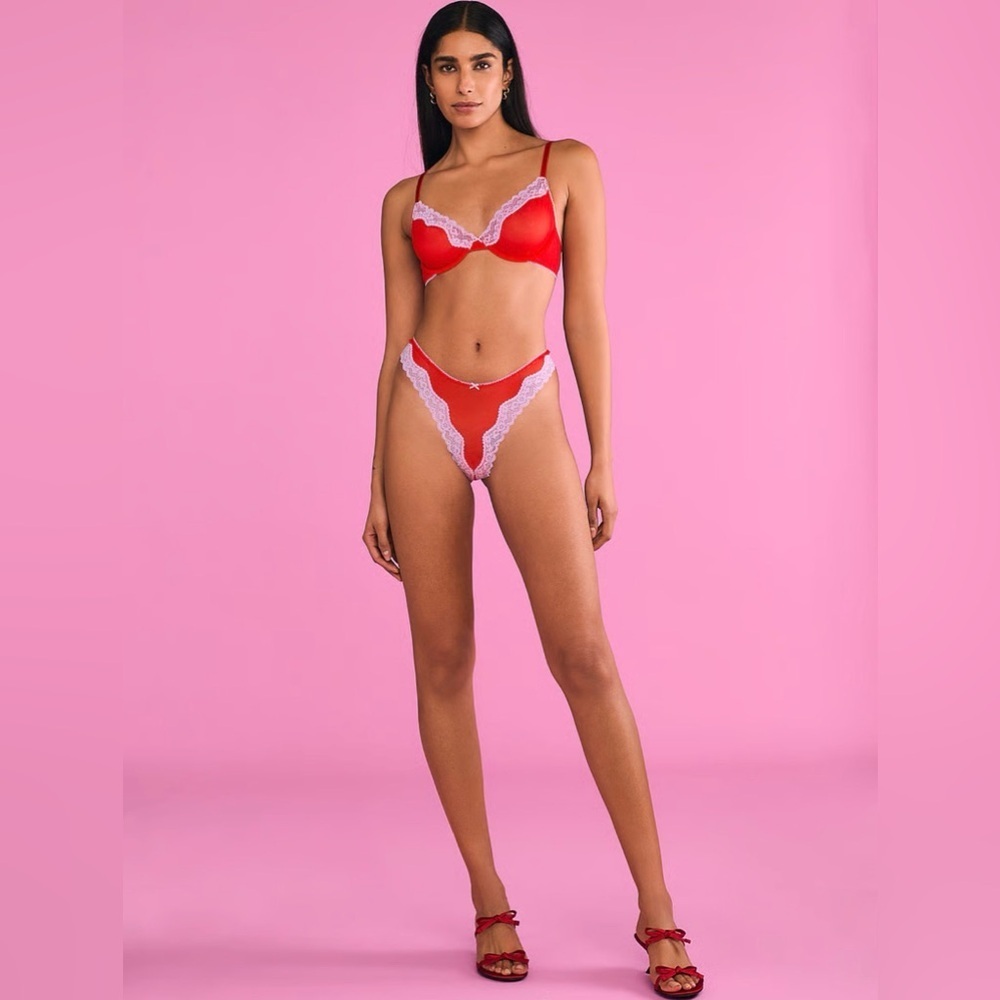 Victoria’s Secret NWT Tease Unlined Demi Lace Trimmed Bra & Thong SET 38C/XL